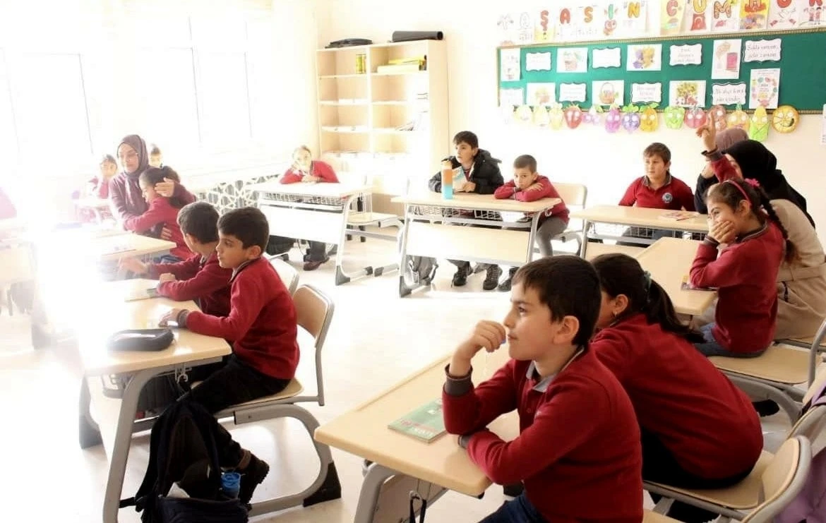 &ldquo;Ailemle Eğitim Yolculuğum&rdquo; projesi kapsamında etkinlik d&uuml;zenlendi
