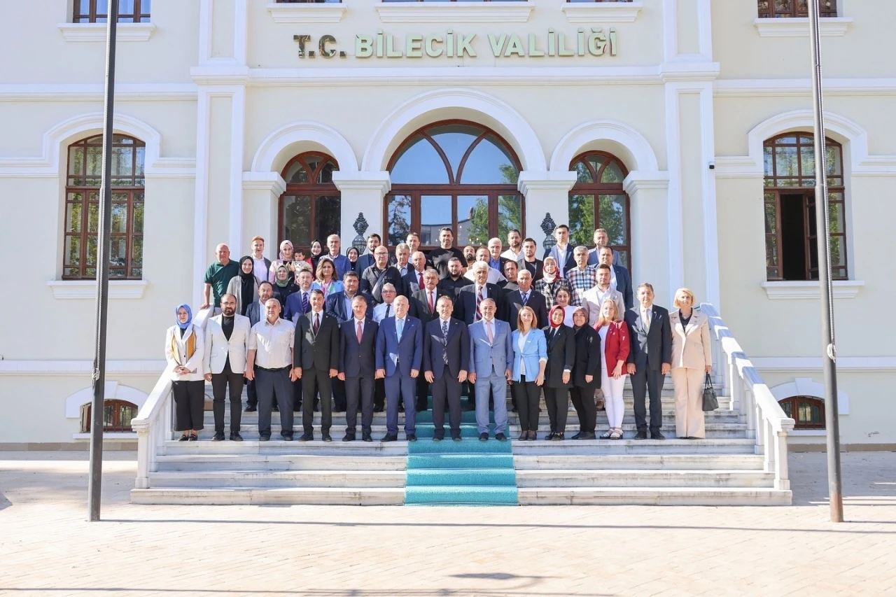 AK Parti Bilecik teşkilatından Vali Sözer’e hayırlı olsun ziyareti
