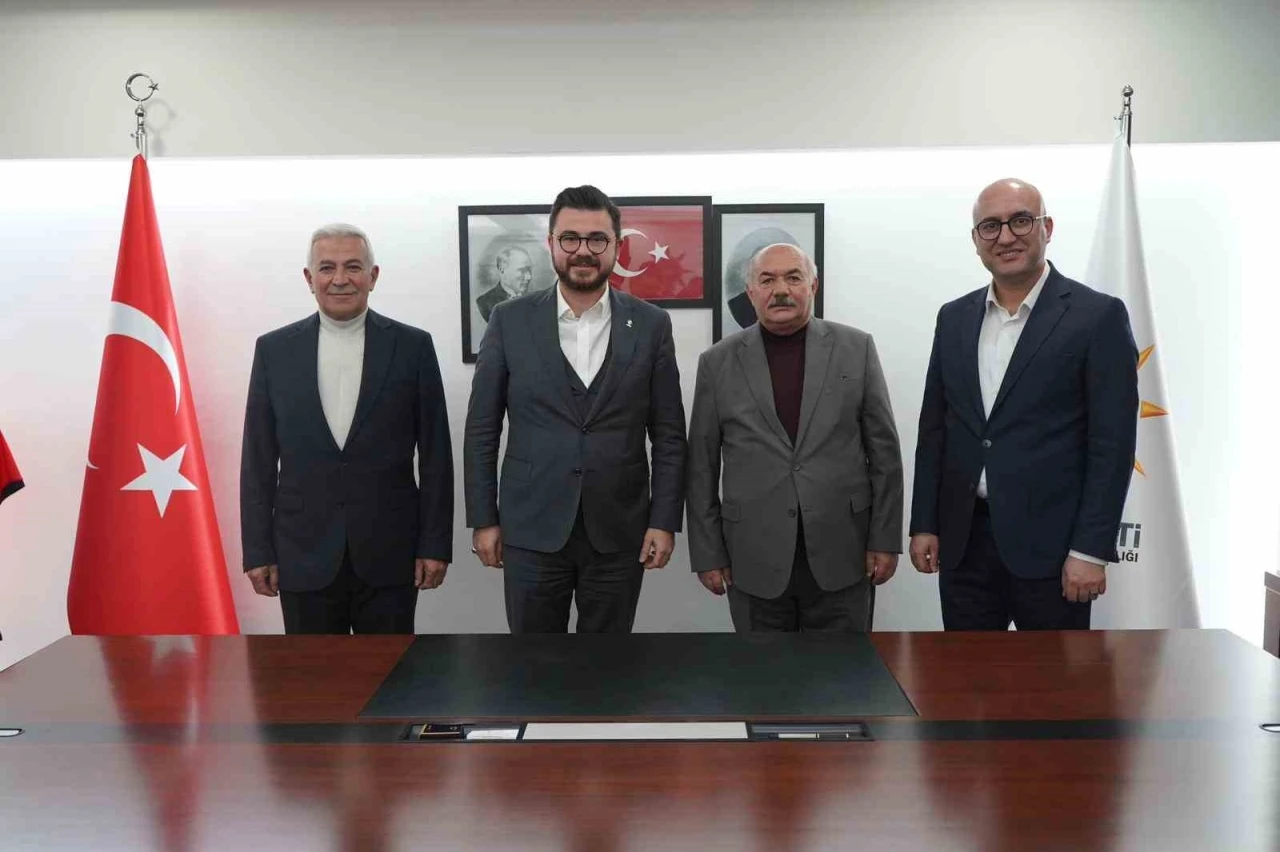 AK Parti&rsquo;de 3 il&ccedil;e başkanı g&ouml;revden alındı
