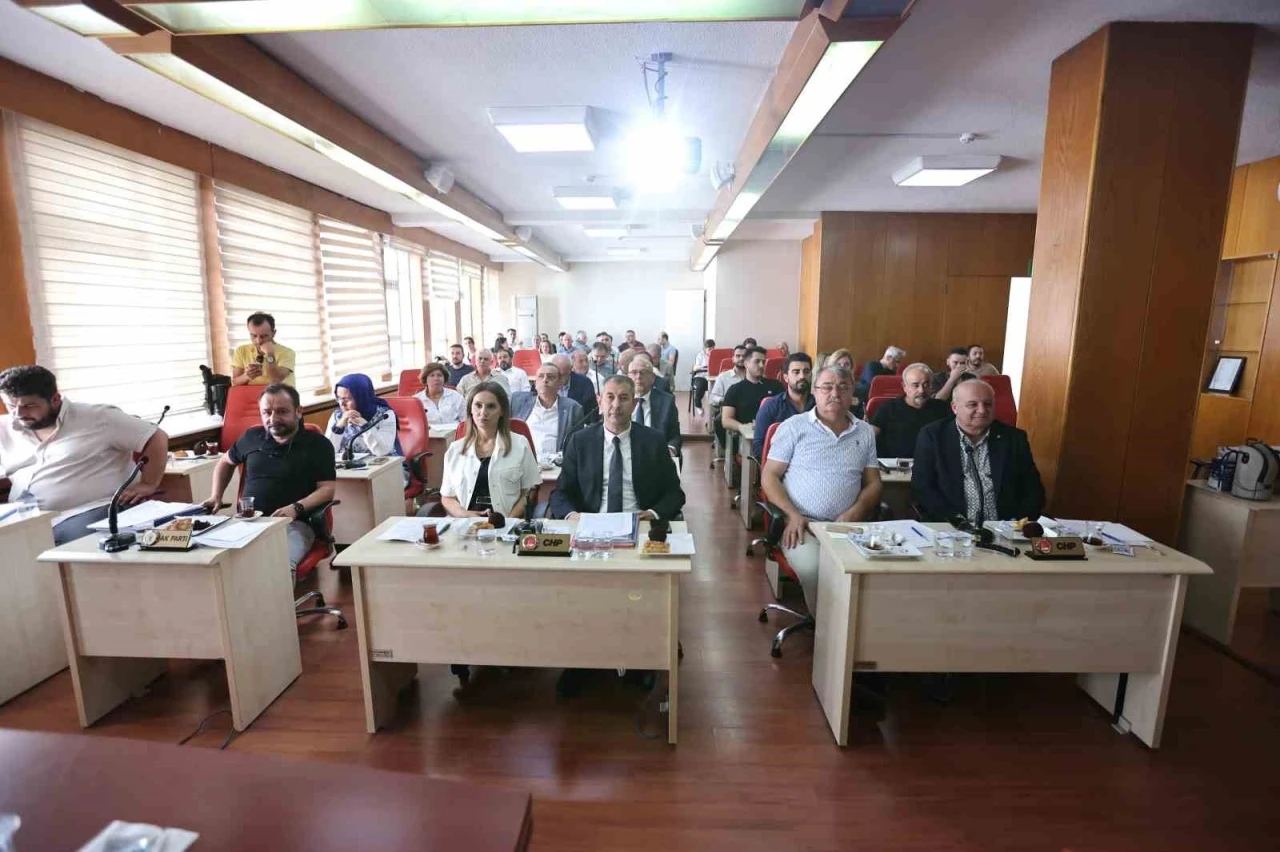 AK Parti&rsquo;den a&ccedil;ılış &ouml;ncesi CHP lideri &Ouml;zel&rsquo;e &ccedil;ağrı
