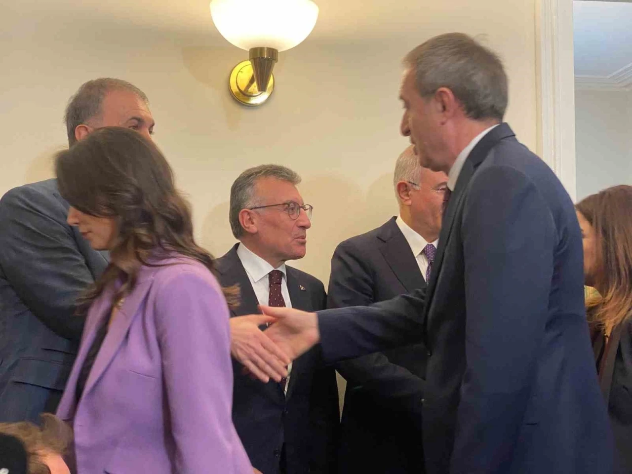 AK Parti heyeti, DEM Parti heyeti ile görüştü

