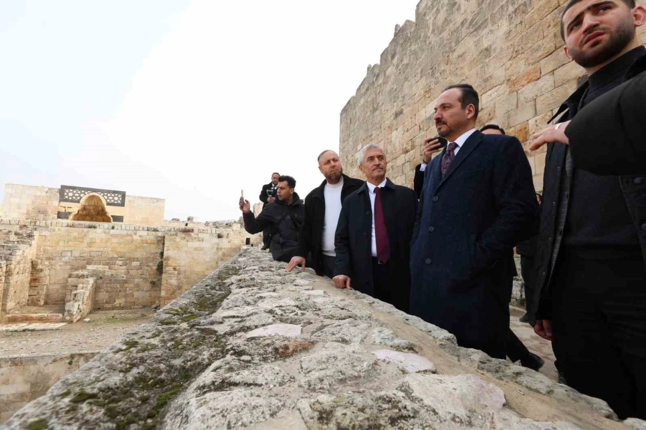 AK Parti heyetinden Halep&rsquo;e &ccedil;ıkartma
