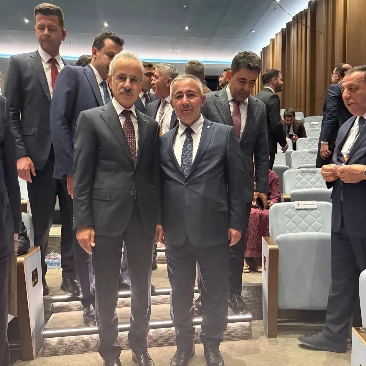 AK Parti İl Başkanı Yıldırım, Ankara&rsquo;da Bakanlarla bir araya geldi

