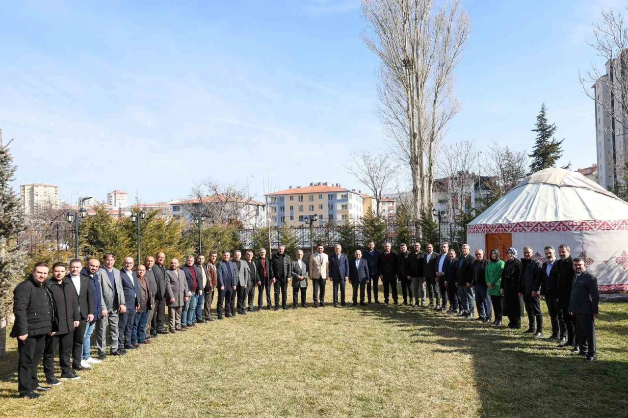 AK Parti Kayseri Teşkilatı; istişare toplantısında bir araya geldi
