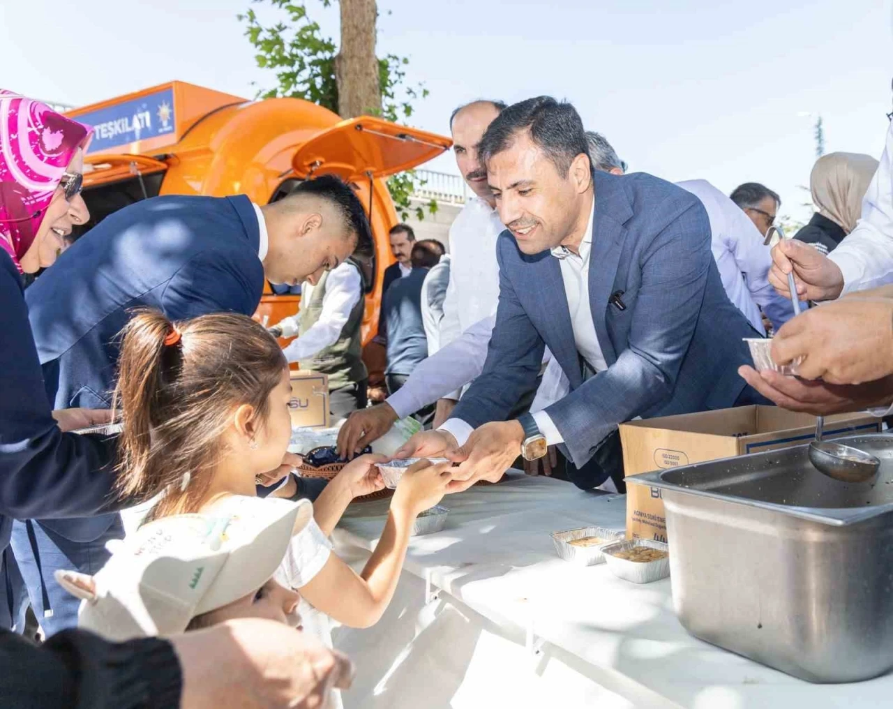 AK Parti Konya’dan aşure ikramı
