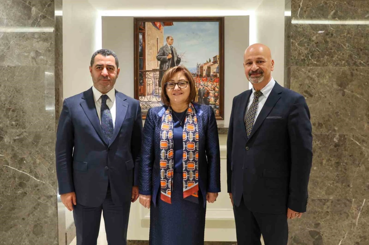 AK Parti Milletvekili Bozgeyik: "Gaziantep, T&uuml;rkiye Y&uuml;zyılı&rsquo;nın yıldızı olacak"
