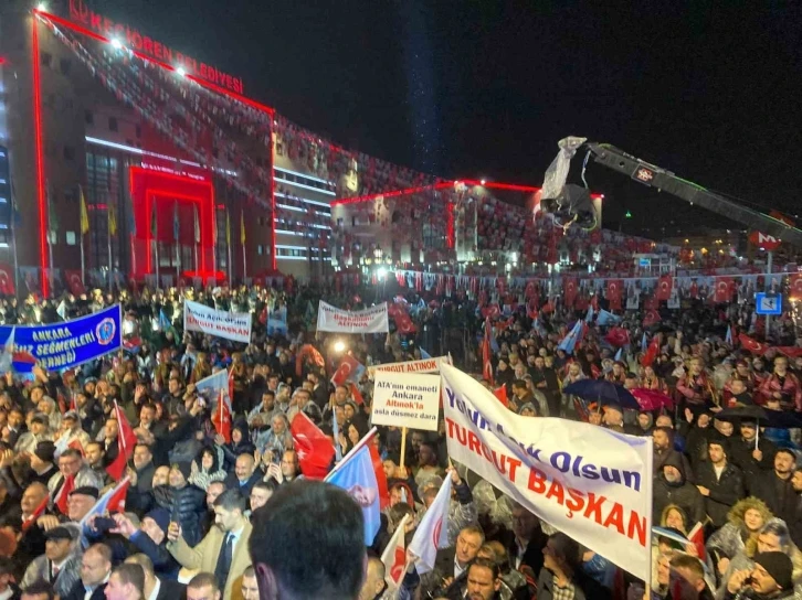 AK Parti&rsquo;nin ABB Adayı Altınok: "Londra sokaklarında gezen değil, Ankara&rsquo;nın sokaklarında gezen bir Altınok olacak"
