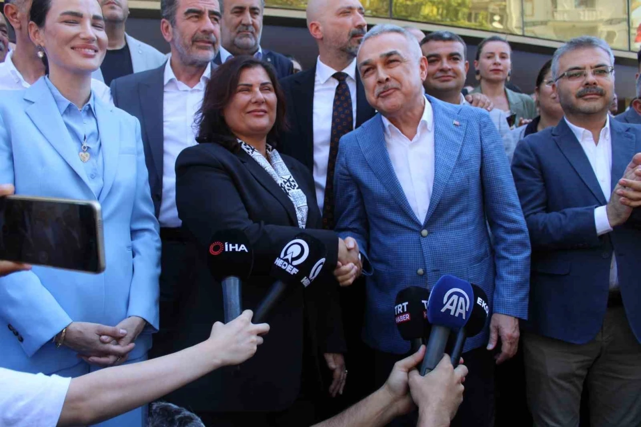 AK Parti teşkilatından Aydın Büyükşehir Belediyesi ’Hayırlı olsun’ ziyareti
