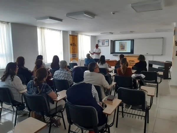 Akademi öğretmenlerine, Koçman anlatıldı
