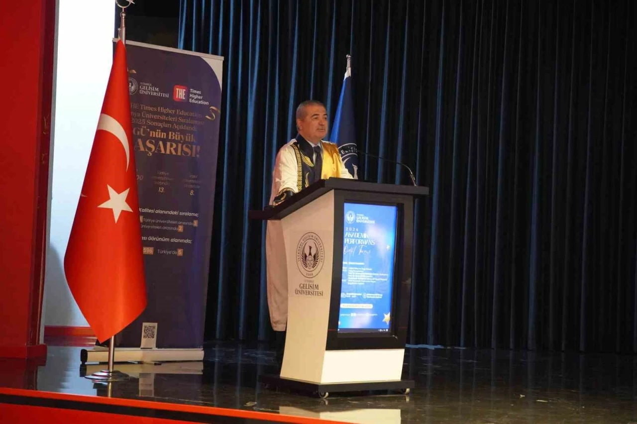 Akademik başarılar özel törenle ödüllendirildi
