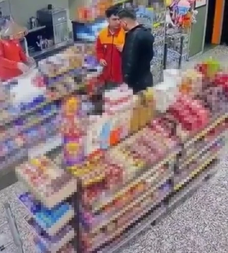 Akaryakıt istasyonunda çalışan genci darbeden alkollü müşteri gözaltına alındı
