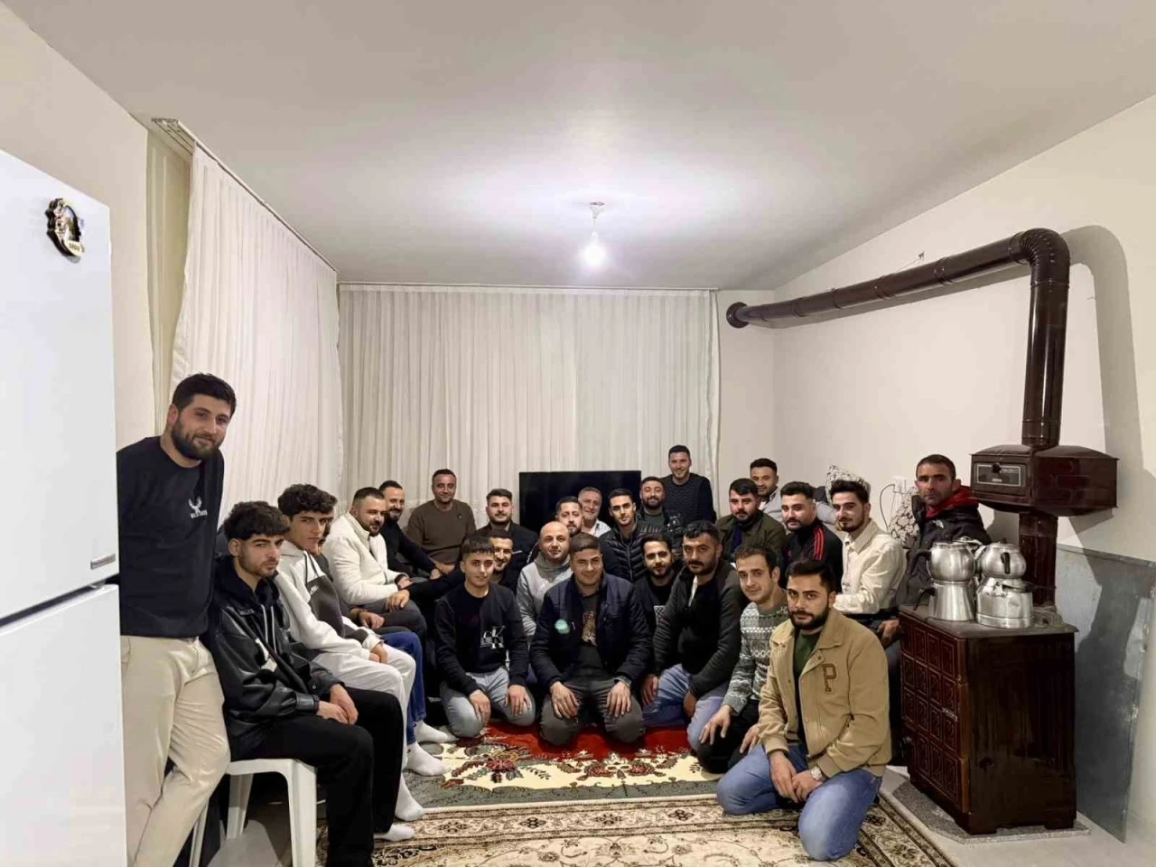 Ak&ccedil;adağ Belediye Başkanı Ulutaş gen&ccedil;lerle buluştu
