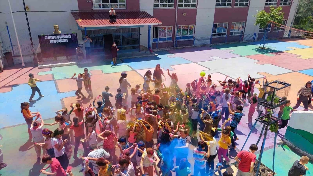Akçaköy İlk-Ortaokulu’nca colourfest etkinliği yapıldı
