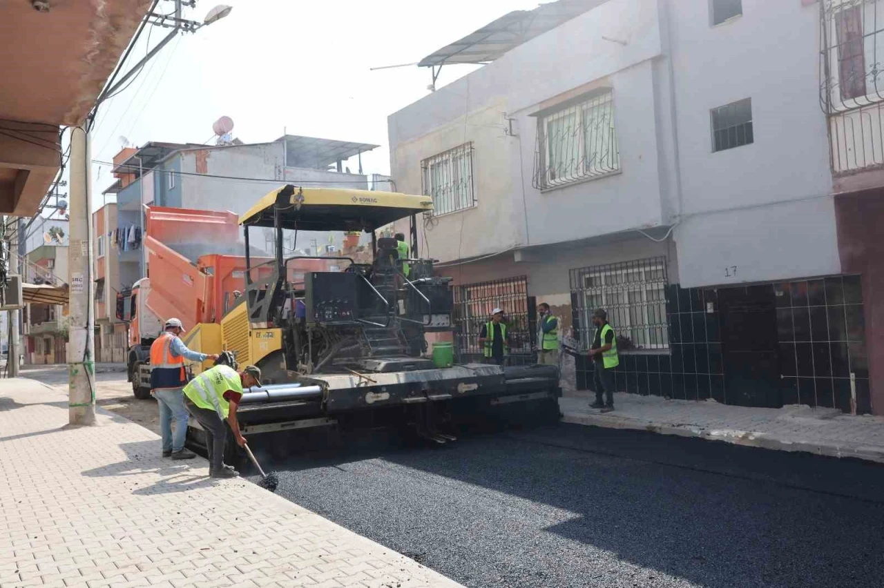 Akdeniz Belediyesi mahalle yollarını yeniliyor
