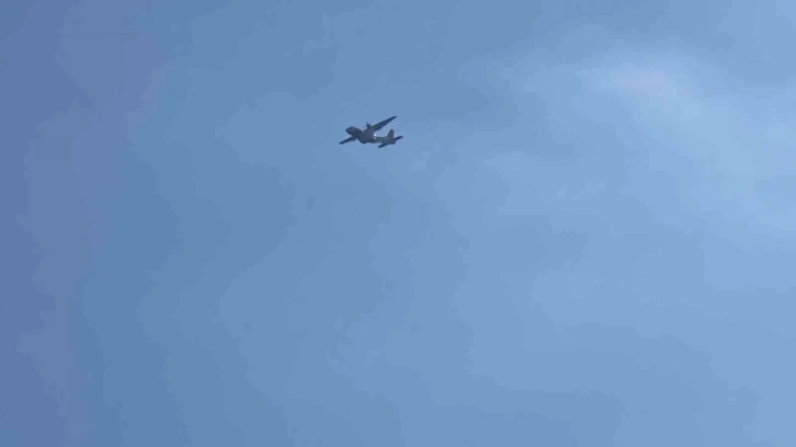 Akdeniz&rsquo;de defalarca sorti yapan sahil g&uuml;venlik u&ccedil;ağı dikkat &ccedil;ekti
