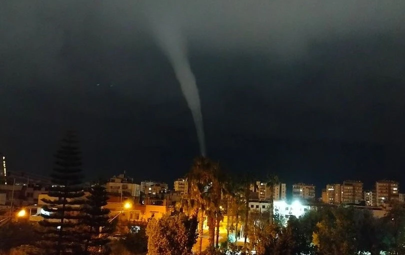 Akdeniz’de gece ve gündüz oluşan hortumlar dikkat çekti
