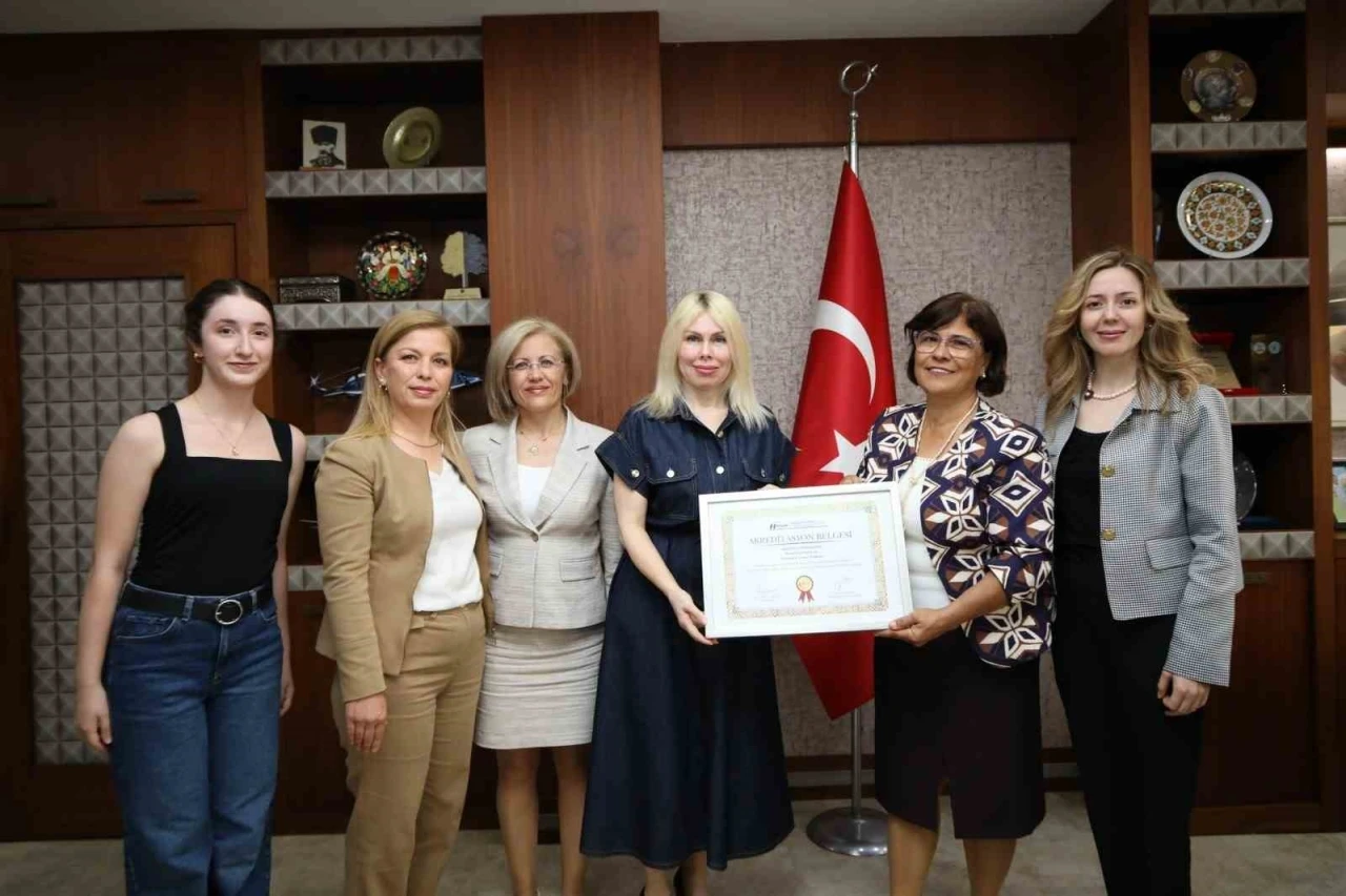 Akdeniz Üniversitesi Hemşirelik Fakültesi’ne 5 yıllık akreditasyon
