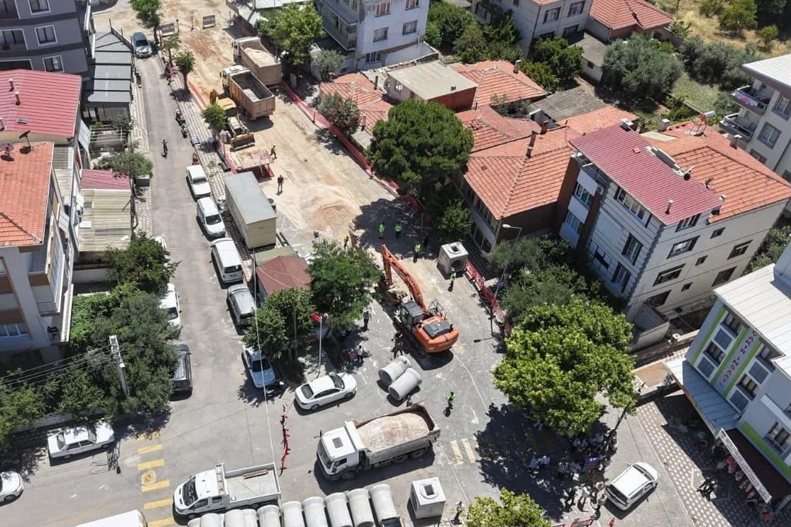 Akhisar&rsquo;ın 27 yıllık altyapı hasreti sona eriyor
