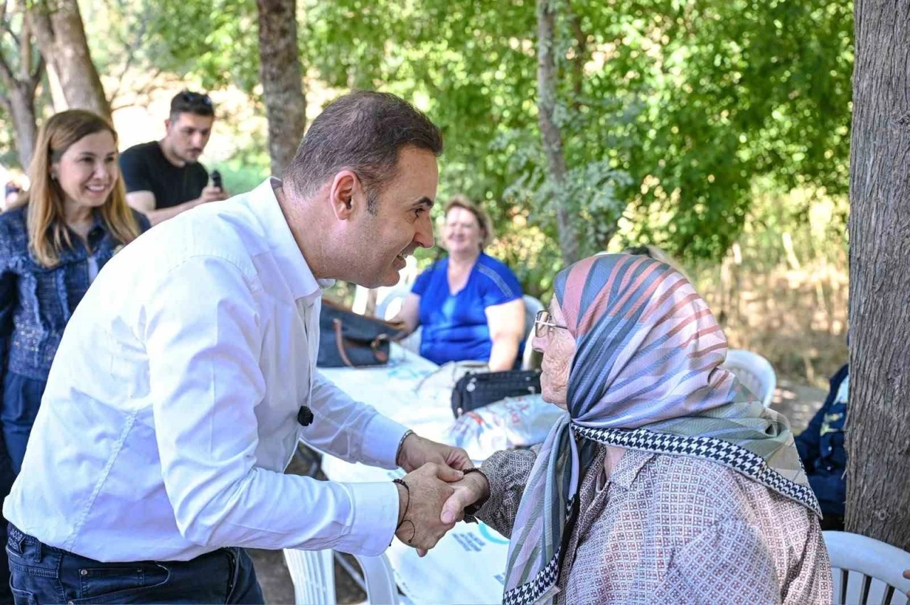 Akın: "Emekliler Haftası T&uuml;rkiye&rsquo;de bir hafta, Balıkesir&rsquo;de 365 g&uuml;n"
