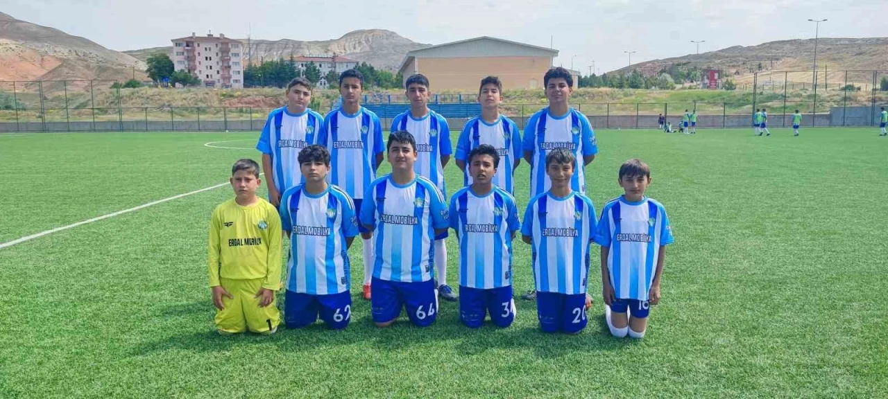 Akkışla’da ücretsiz futbol kursu
