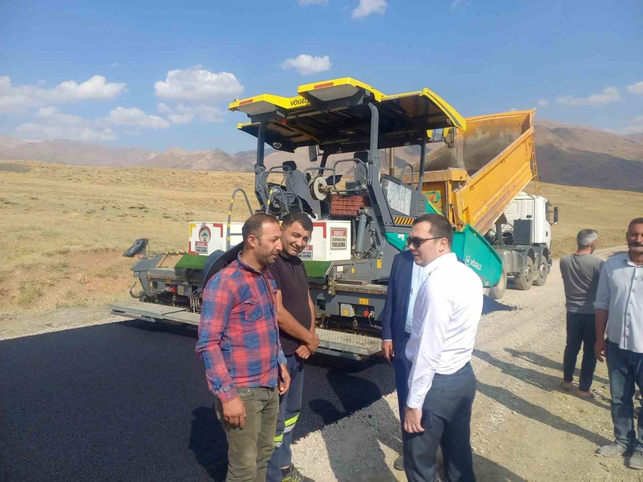 Akkuş ve Çetintaş yolu asfaltlanıyor
