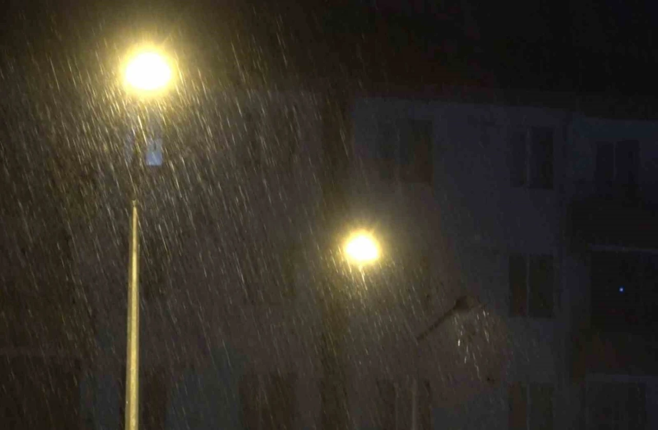 Aksaray&rsquo;da şiddetli yağmur etkili oldu
