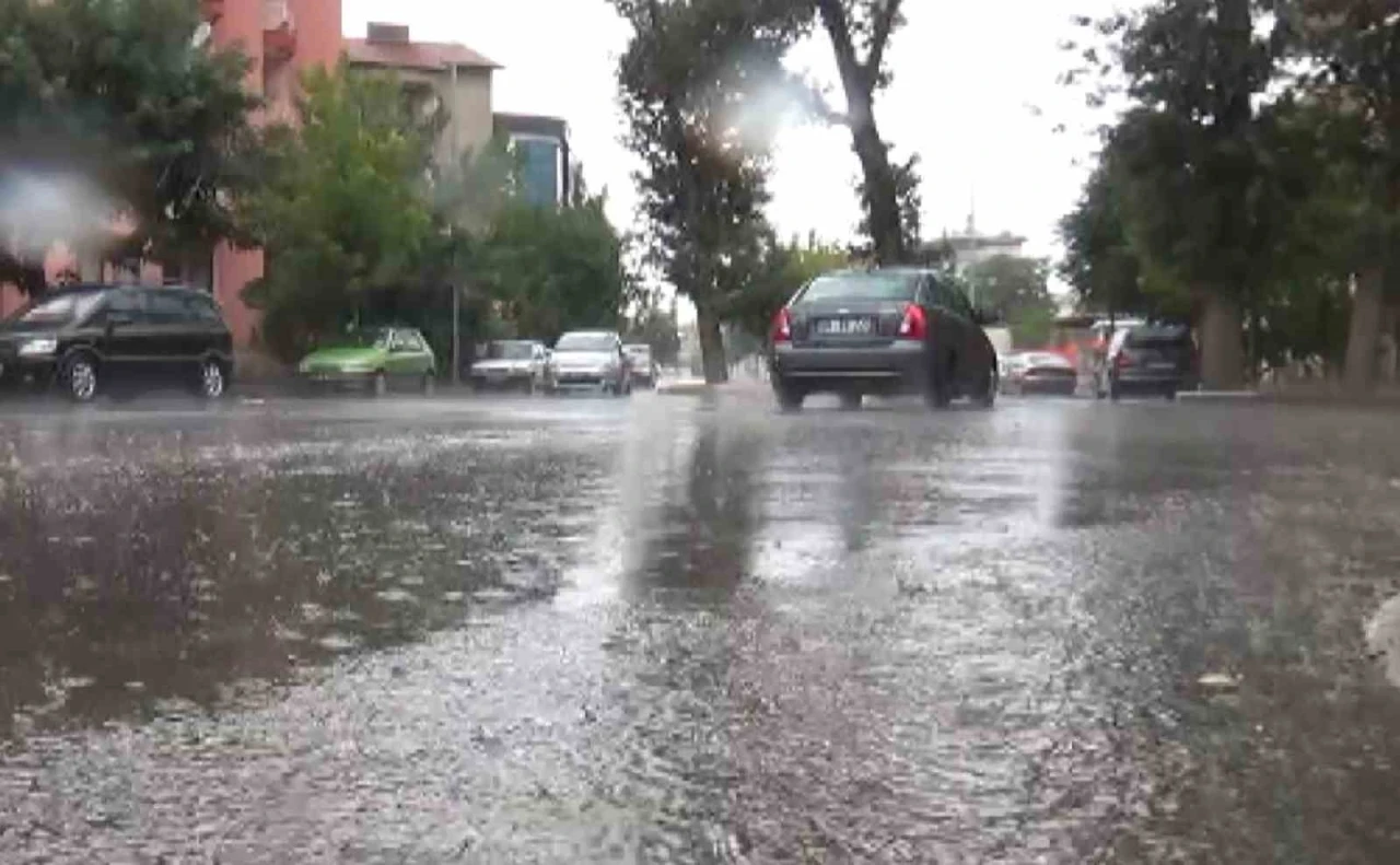 Aksaray’da yağmur etkili oluyor
