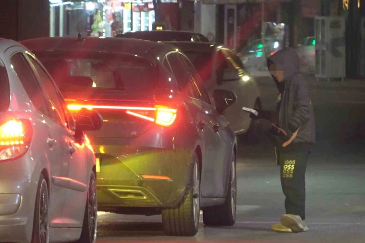 Aksaray’ın tüm kavşaklarında dilenci çocuk tehlikesi
