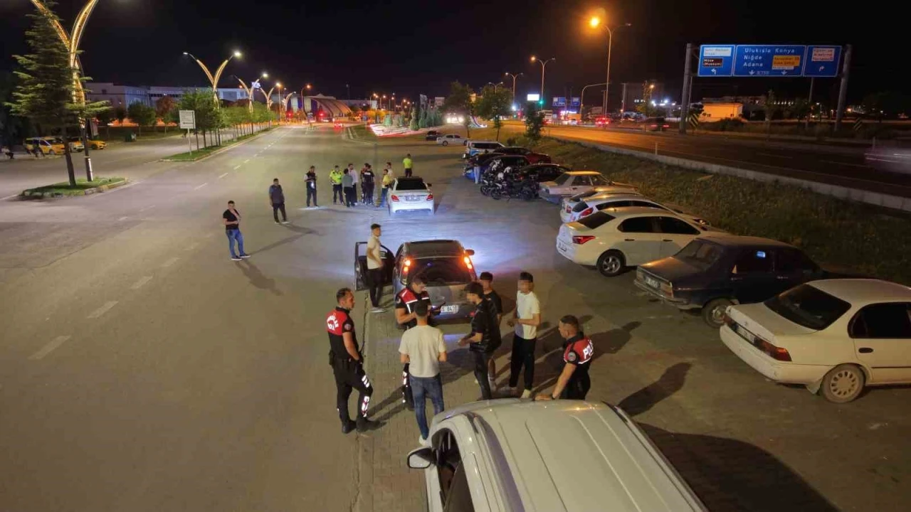 Aksaray sokaklarında şok uyulama
