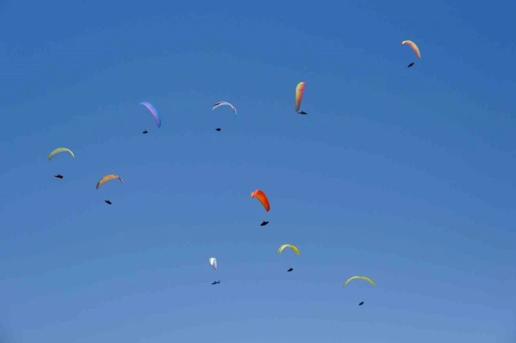Akşehir 11. Uluslararası XC OPEN 2024 Yamaç Paraşüt Mesafe Yarışması başladı