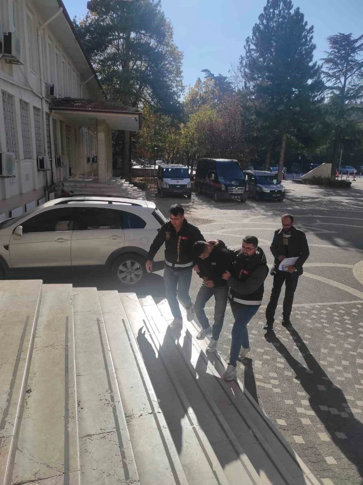 Akşehir’de gümrük kaçağı tütün yakalandı
