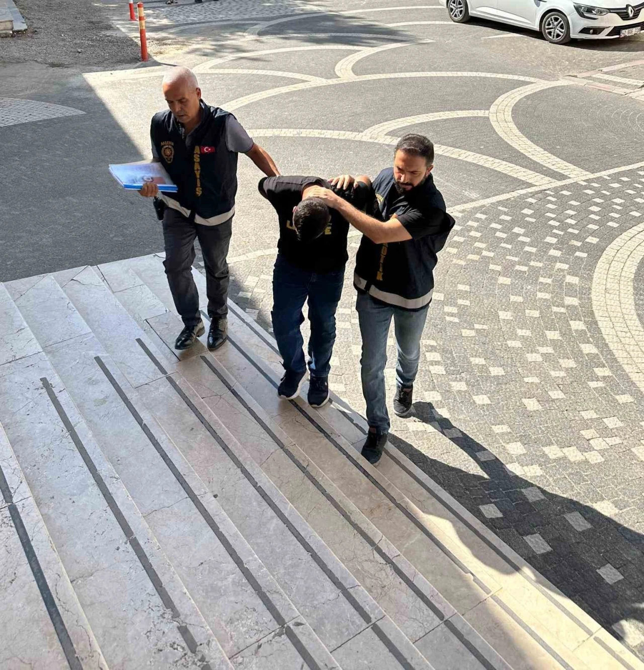 Akşehir’de uyuşturucu operasyonu: 3 bin 500 kullanımlık bonzai ele geçirildi
