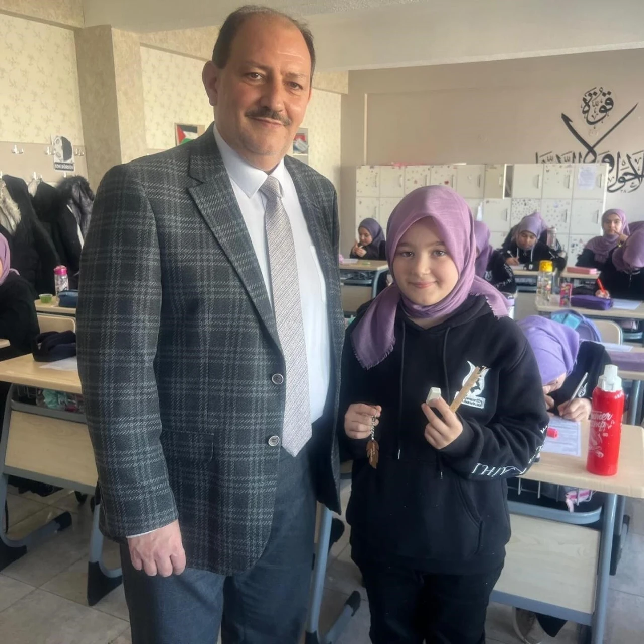 Akşemsettin Kız Anadolu İmam Hatip Lisesi&rsquo;nde &ouml;ğrencilere "Tohumlu Kalem" s&uuml;rprizi
