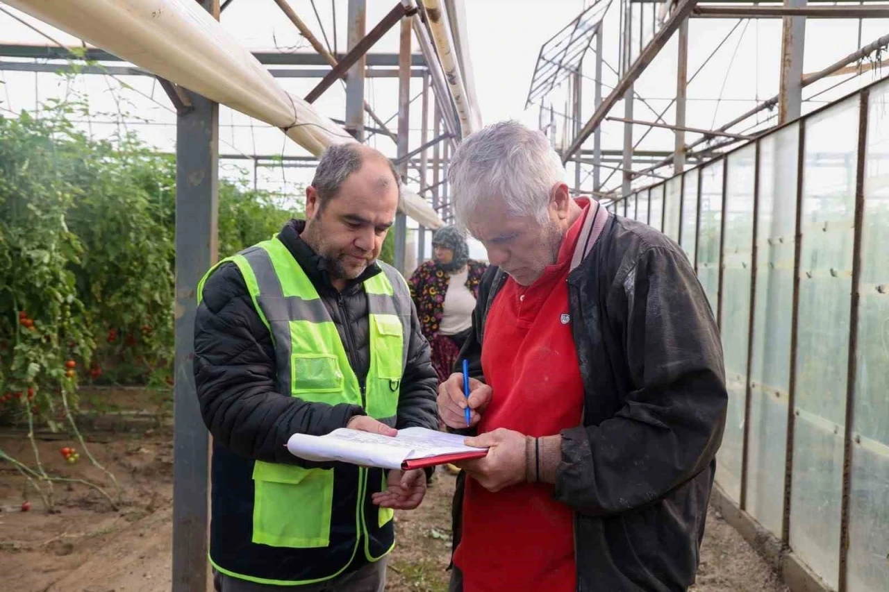 Aksu&rsquo;da afetten zarar g&ouml;ren seralarda hasar tespiti yapıldı
