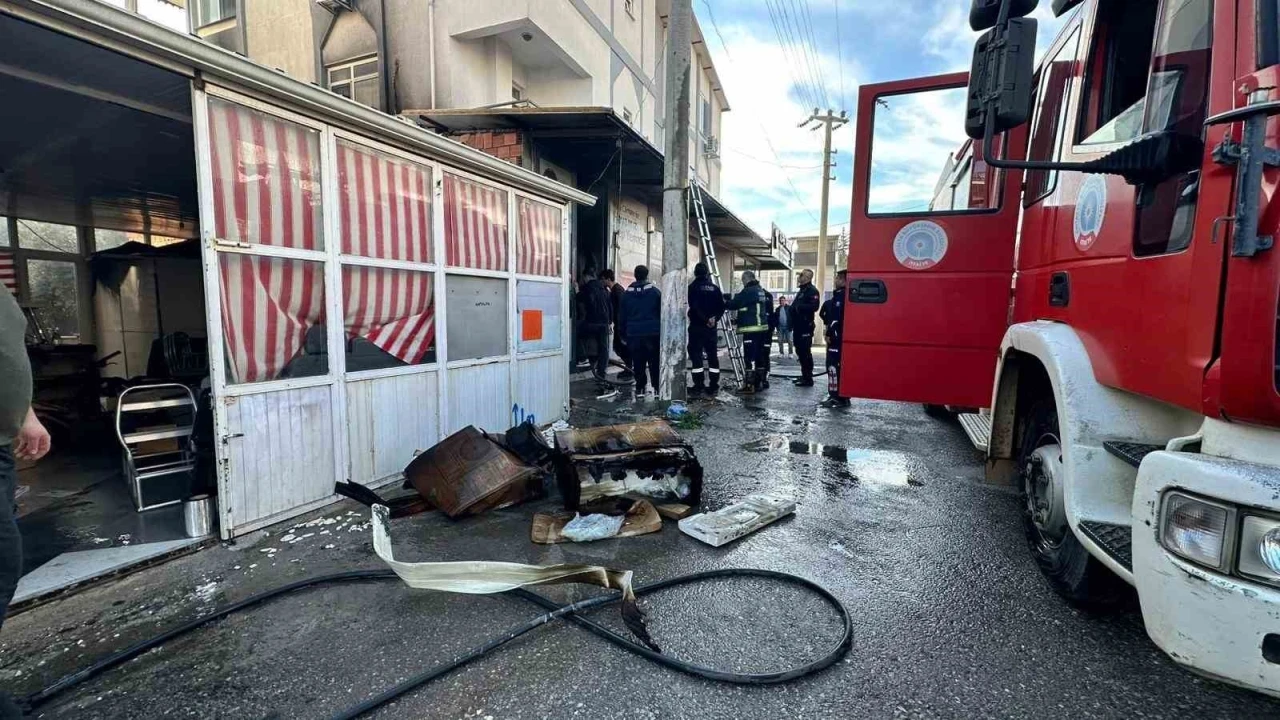 Aksu&rsquo;da iş yeri yangını korkuttu
