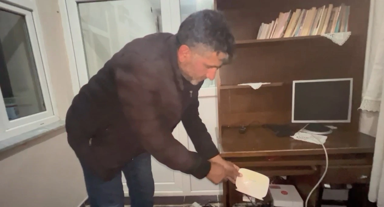 Akyaka’da dereler taştı, ahırları su bastı
