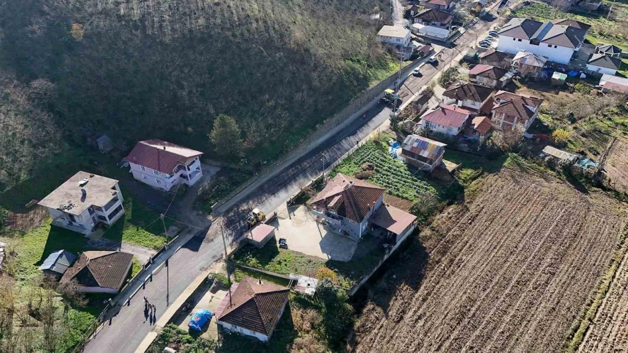 Akyazı&rsquo;da altyapı bitti, asfalt serimi başladı
