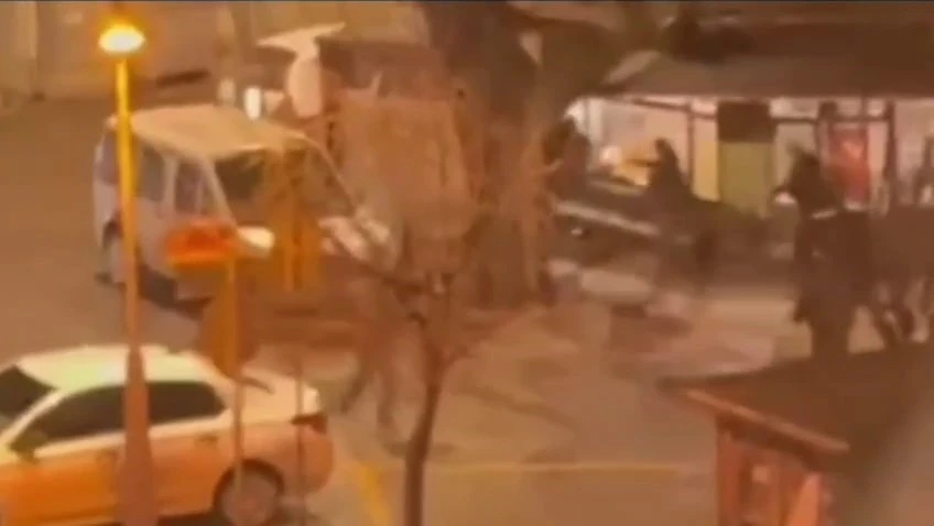 Alacak-verecek meselesi kanlı bitti: G&ouml;ğs&uuml;nden vurulan muhtar ağır yaralandı
