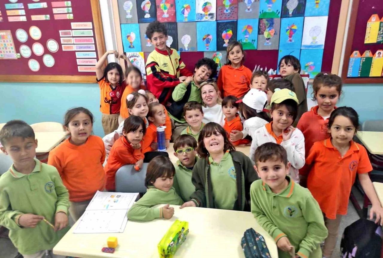 Alaçatı’da ilkokul öğrencilerinden anlamlı dayanışma
