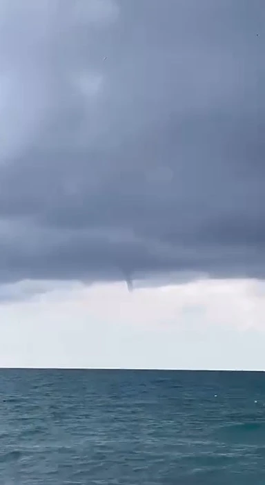 Alanya’da denizde hortum çıktı