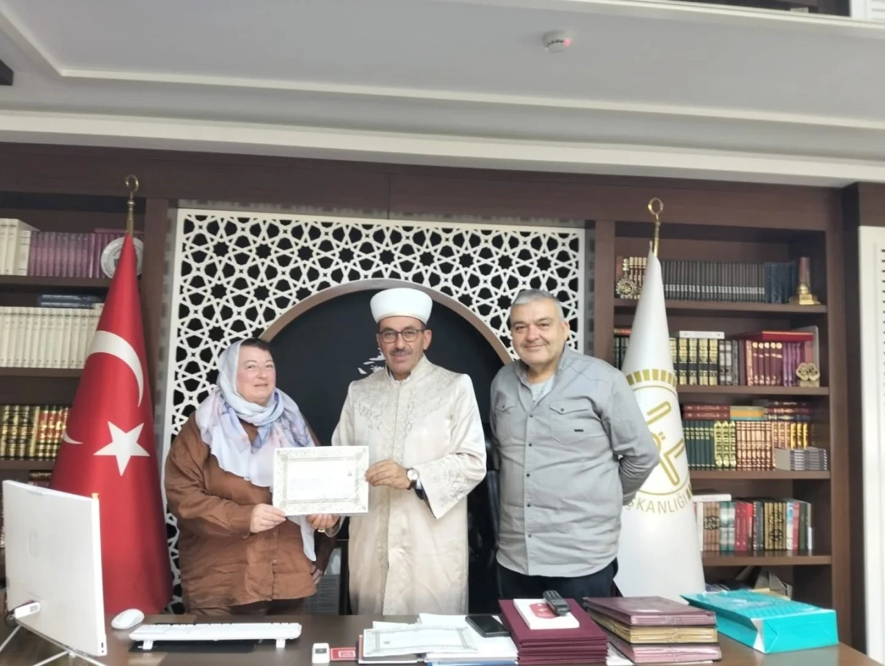 Alanya&rsquo;da farklı &uuml;lkelerden 20 kişi İslamiyet&rsquo;i se&ccedil;ti
