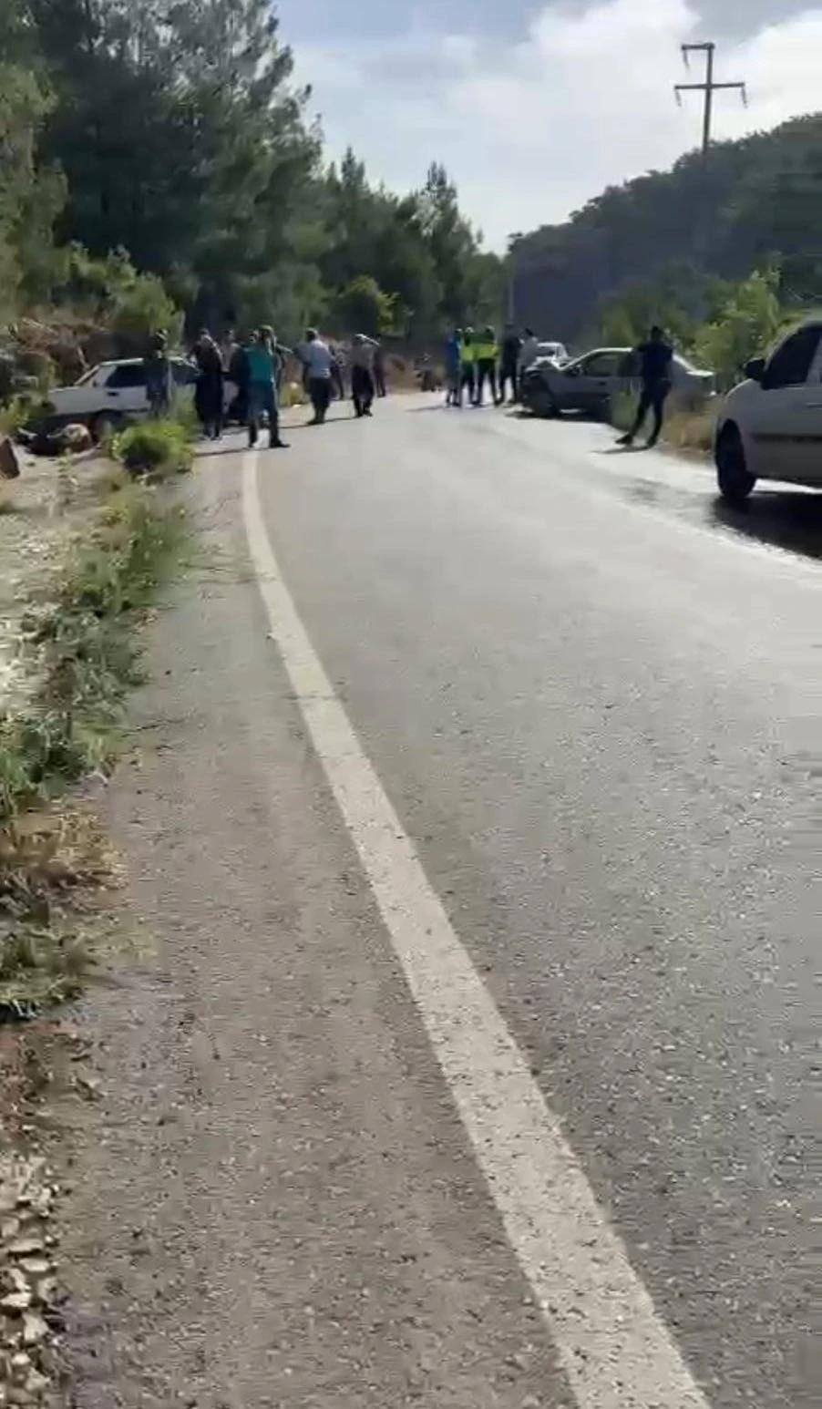 Alanya’da iki otomobil çarpıştı: 3 yaralı
