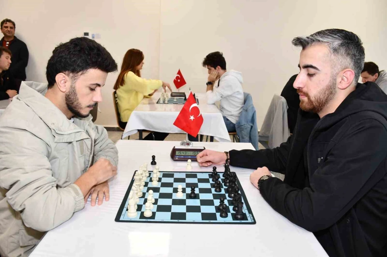 Alanya&rsquo;da sağlık &ccedil;alışanları satran&ccedil; turnuvasında bir araya geldi
