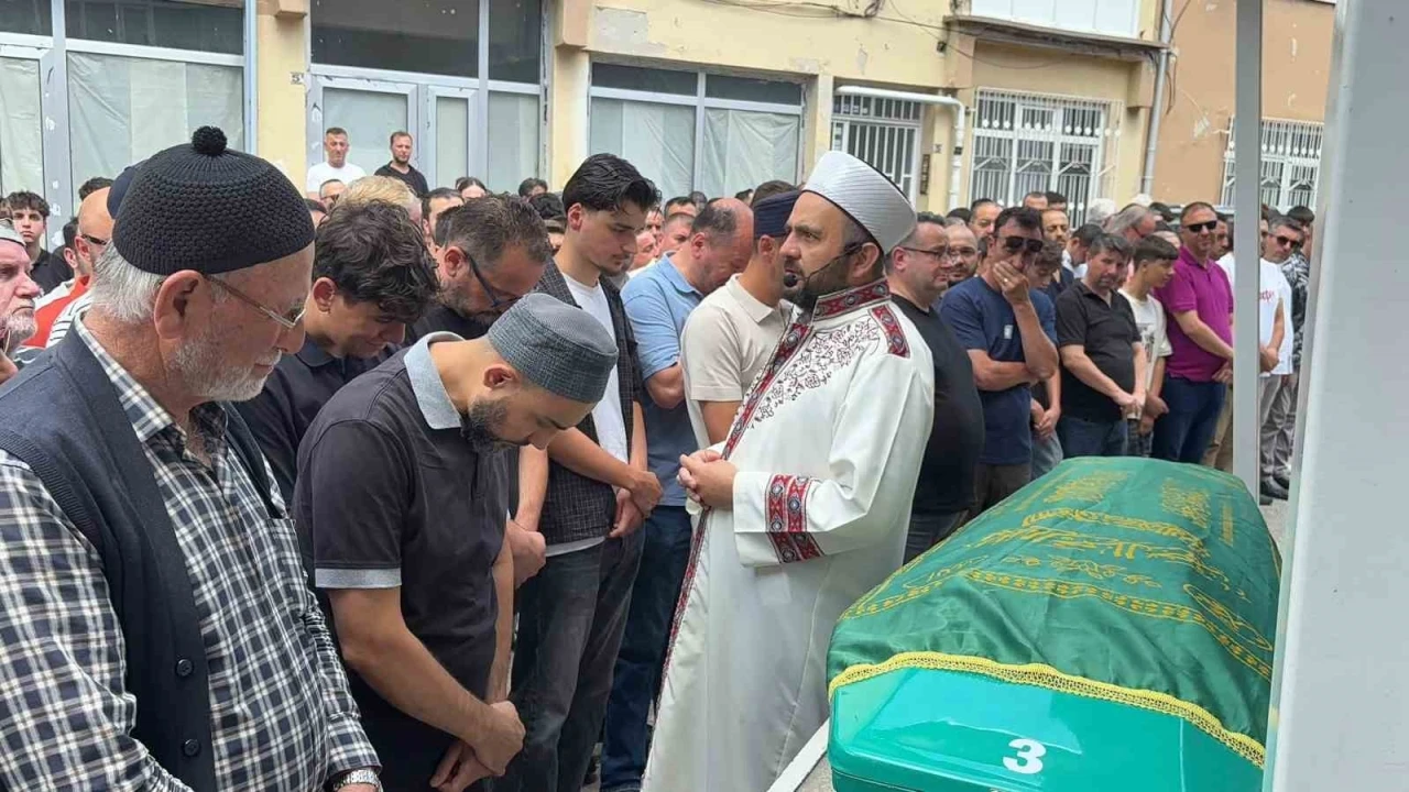 Alanya&rsquo;daki otel yangınında &ouml;len stajyer &ouml;ğrenci K&uuml;tahya&rsquo;da son yolculuğuna uğurlandı
