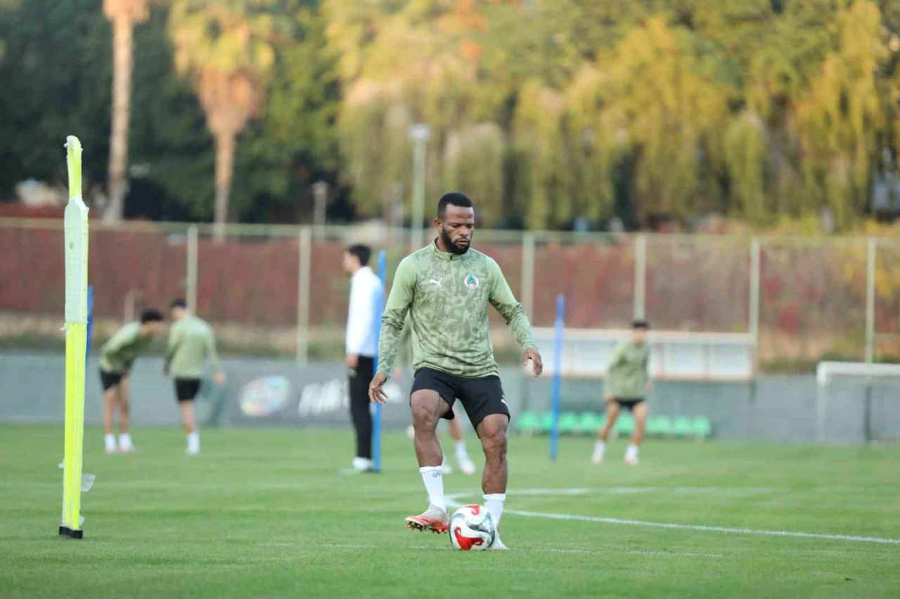 Alanyaspor, Kayserispor maçının hazırlıklarına başladı
