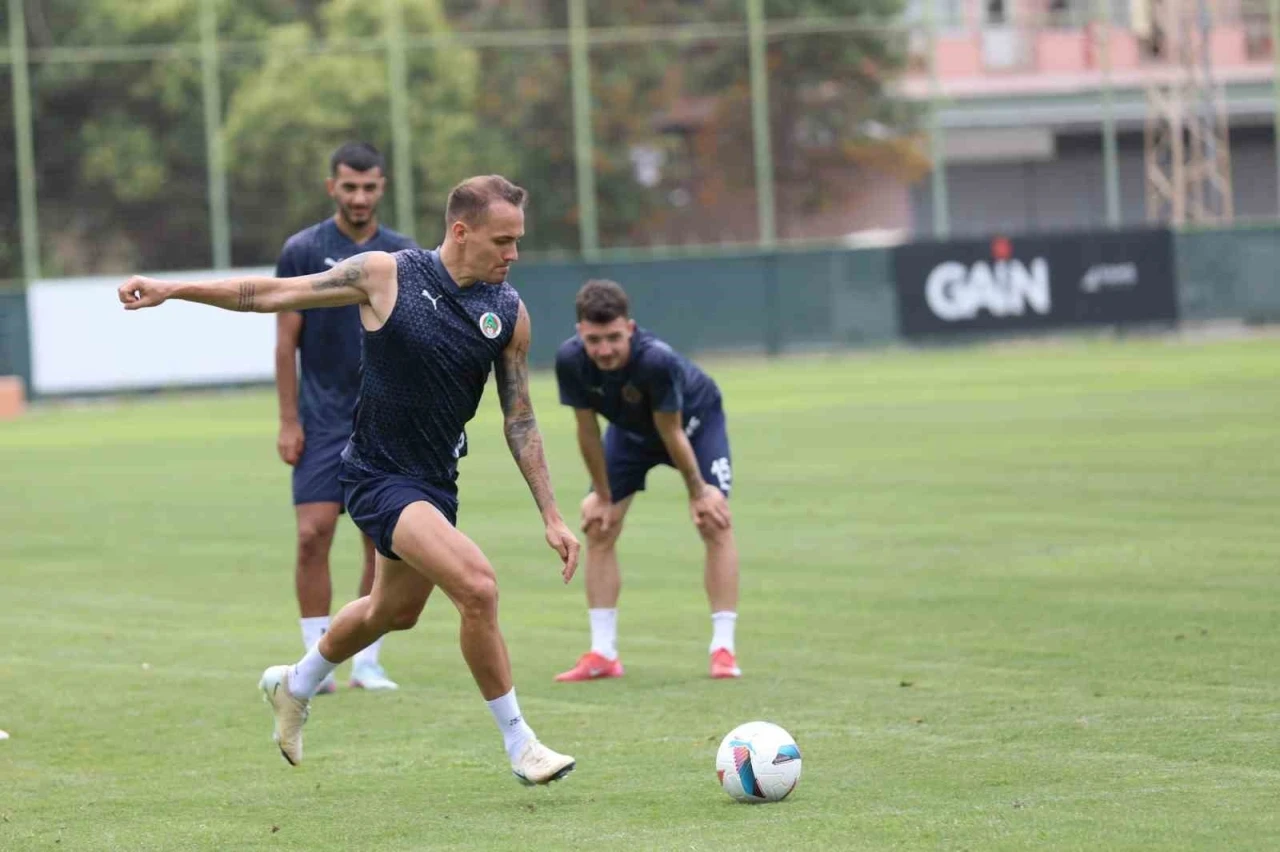 Alanyaspor, Sivasspor maçı hazırlıklarına başladı
