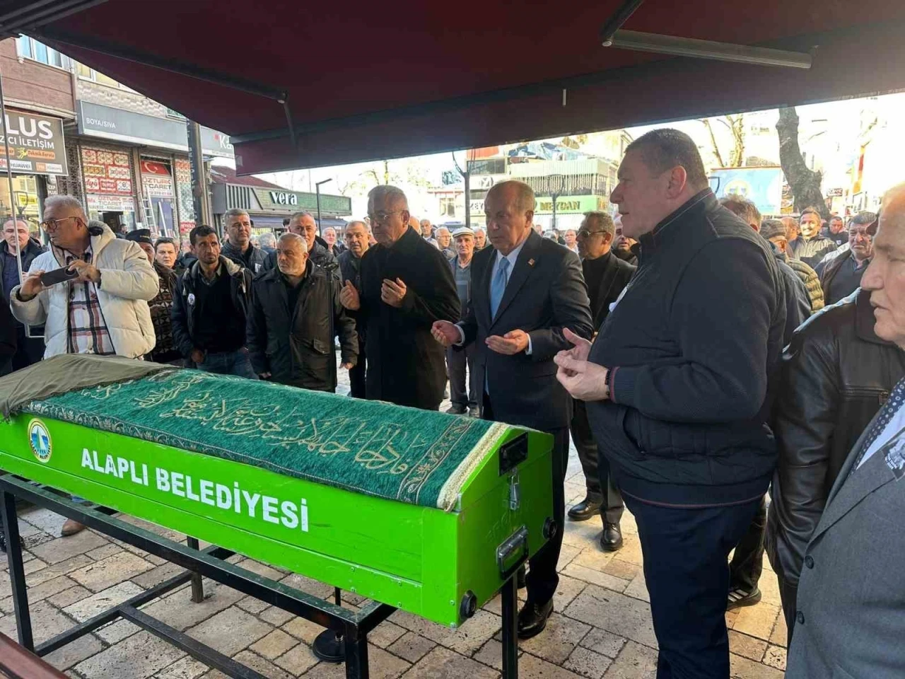 Alaplı Belediye Başkanı Tekin&rsquo;nin annesi son yolculuğuna uğurlandı
