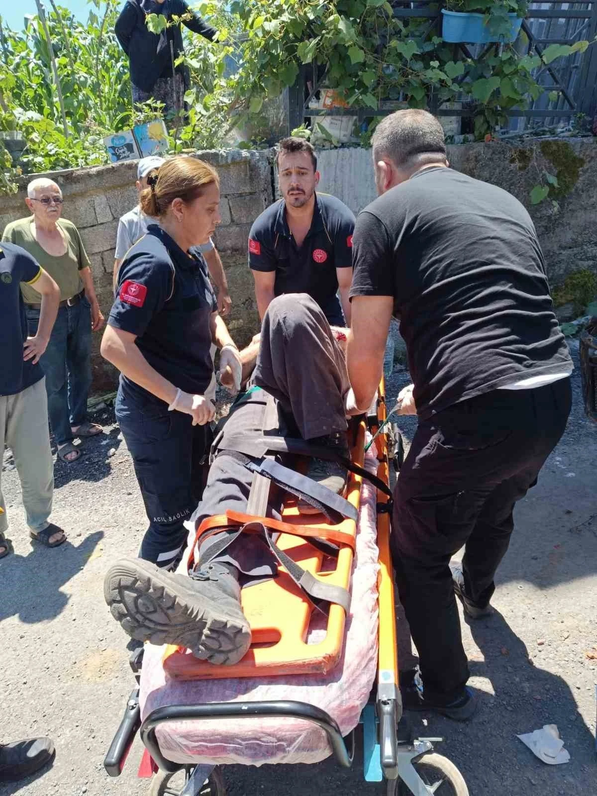 Alaplı&rsquo;da &rsquo;pat-pat&rsquo; kazası: 2 yaralı
