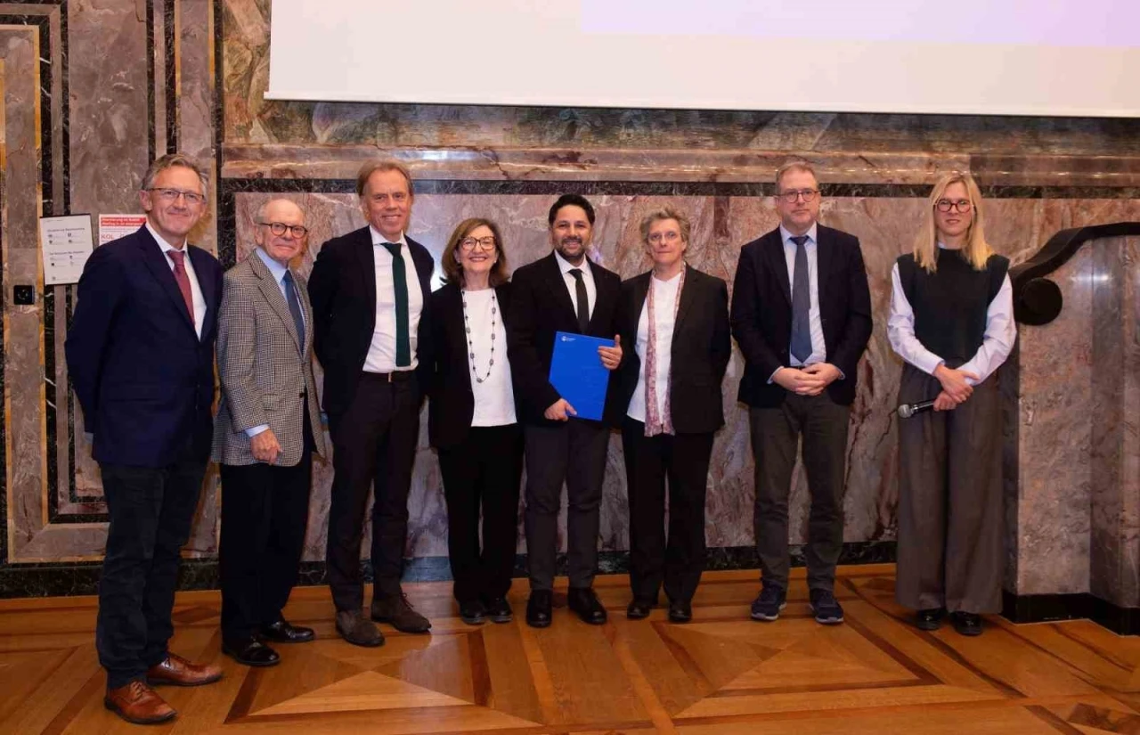 Albert Einstein&rsquo;ın mezun olduğu Z&uuml;rih &Uuml;niversitesi&rsquo;nden Dr. Humayun Kakar&rsquo;a b&uuml;y&uuml;k onur
