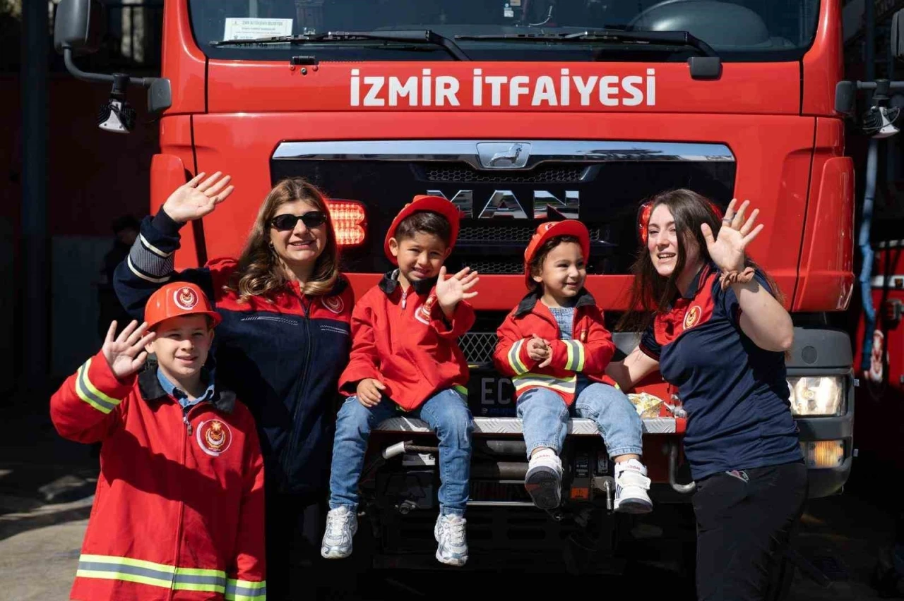 Alevlere koşan s&uuml;per anneler
